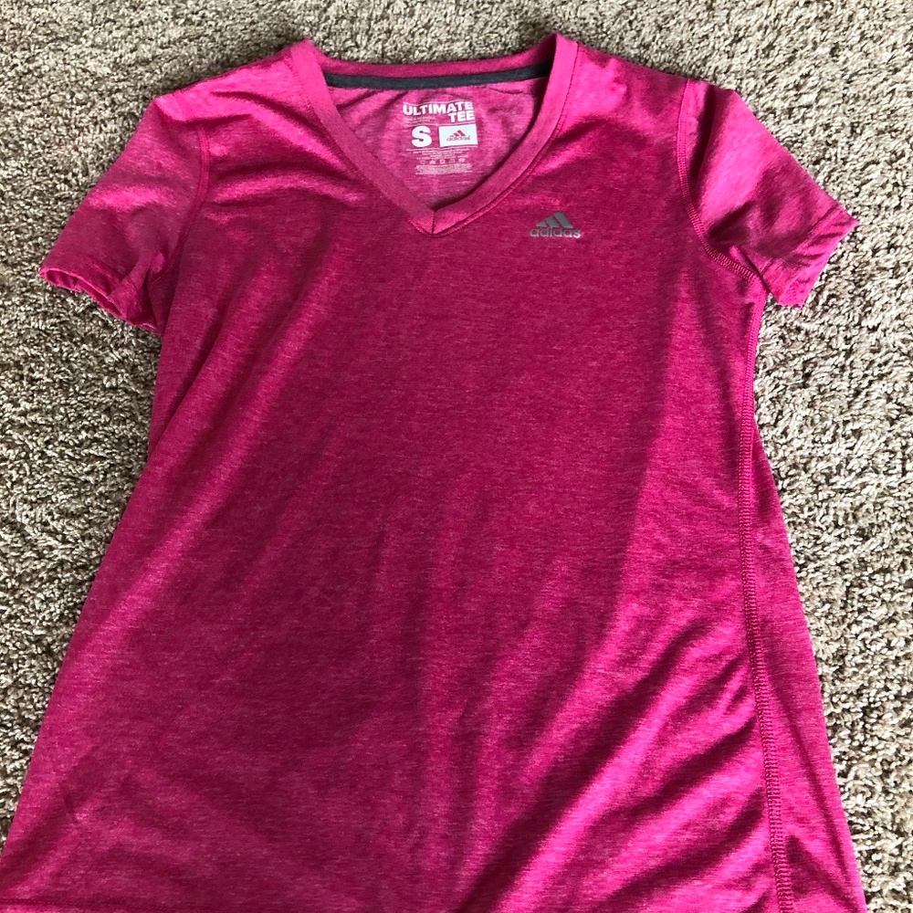 Pink Adidas Tee-shirt